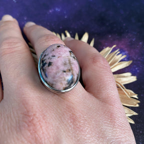 Bague en rhodonite apaisante